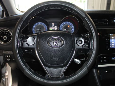 Used 2017 Toyota Corolla iM FWD image 9