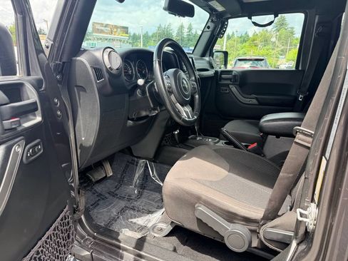 Used 2017 Jeep Wrangler Unlimited Sport AWD/4WD image 13