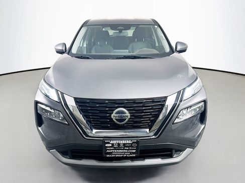 Used 2021 Nissan Rogue SV FWD image 2