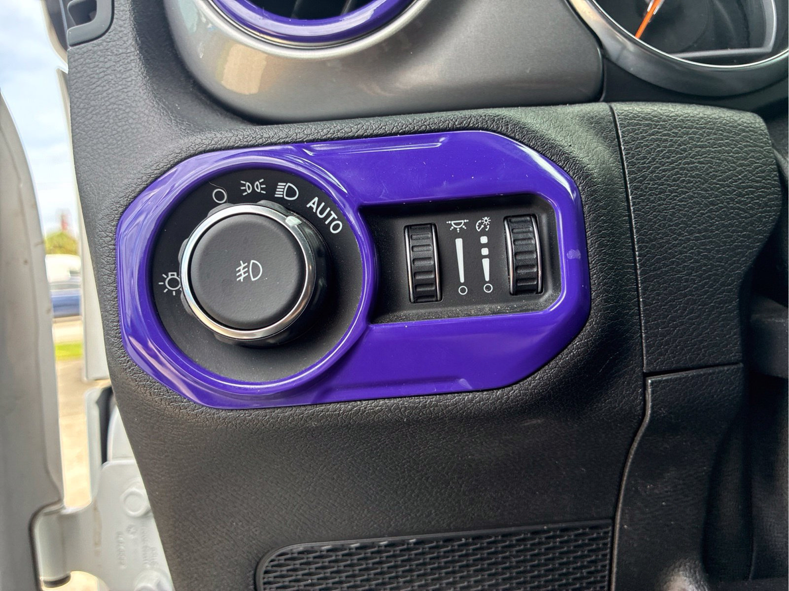 Used 2021 Jeep Wrangler Unlimited Sahara AWD/4WD image 25