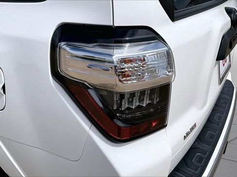 Used 2023 Toyota 4Runner TRD Off-Road Premium AWD/4WD image 27