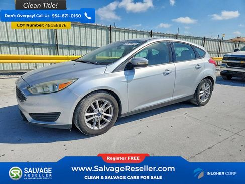 Used 2015 Ford Focus SE image 1