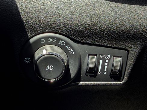 Used 2022 Jeep Compass Latitude AWD/4WD image 18