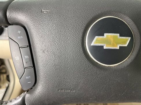 Used 2011 Chevrolet Impala LT w/ Luxury Edition Package image 9