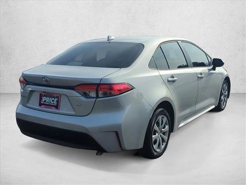 Used 2024 Toyota Corolla LE image 5