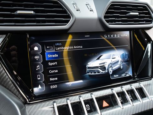 Used 2022 Lamborghini Urus image 77