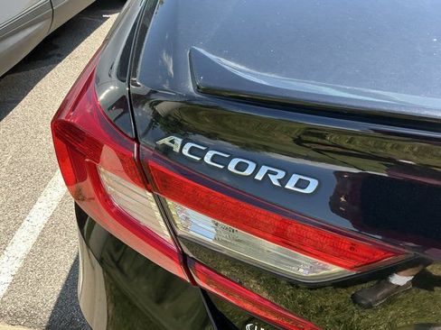 Used 2021 Honda Accord Sport image 9