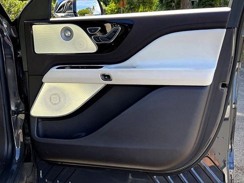 Used 2022 Lincoln Aviator Black Label w/ Dynamic Handling Package image 19