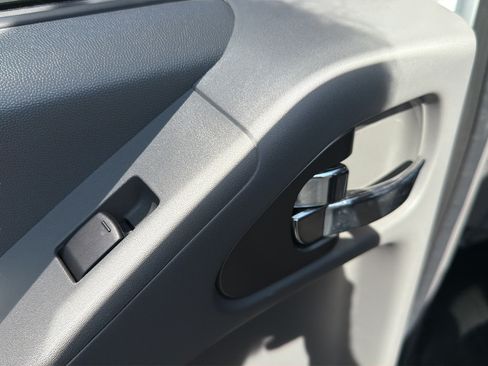 Used 2021 Nissan Frontier SV w/ Midnight Edition Floor Mats AWD/4WD image 24