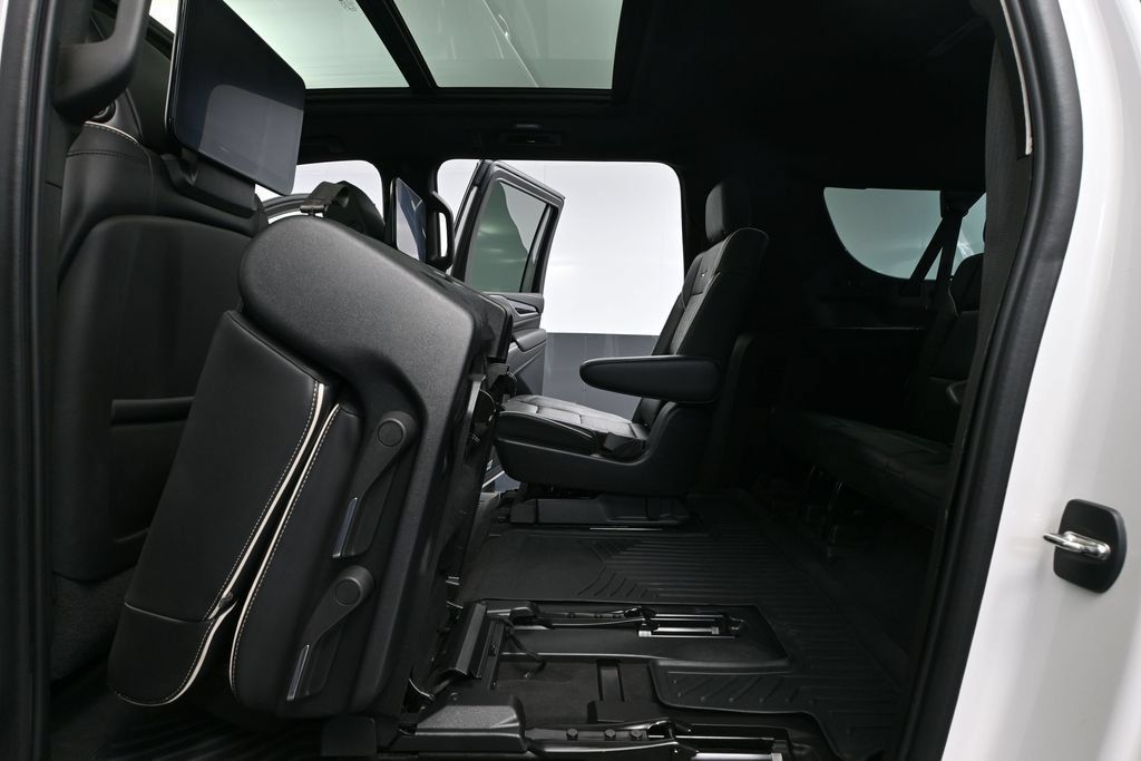 Used 2021 Cadillac Escalade ESV Sport w/ Heavy-Duty Trailer Package AWD/4WD image 36