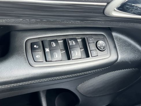 Used 2021 Jeep Grand Cherokee Laredo X image 20