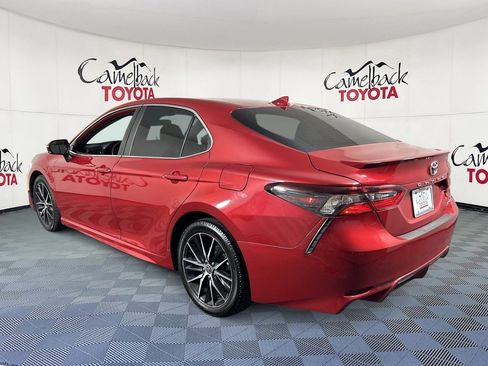 Used 2022 Toyota Camry SE image 5