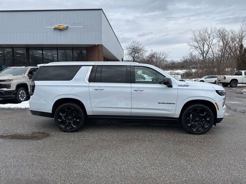 New 2026 Chevrolet Suburban High Country AWD/4WD image 13