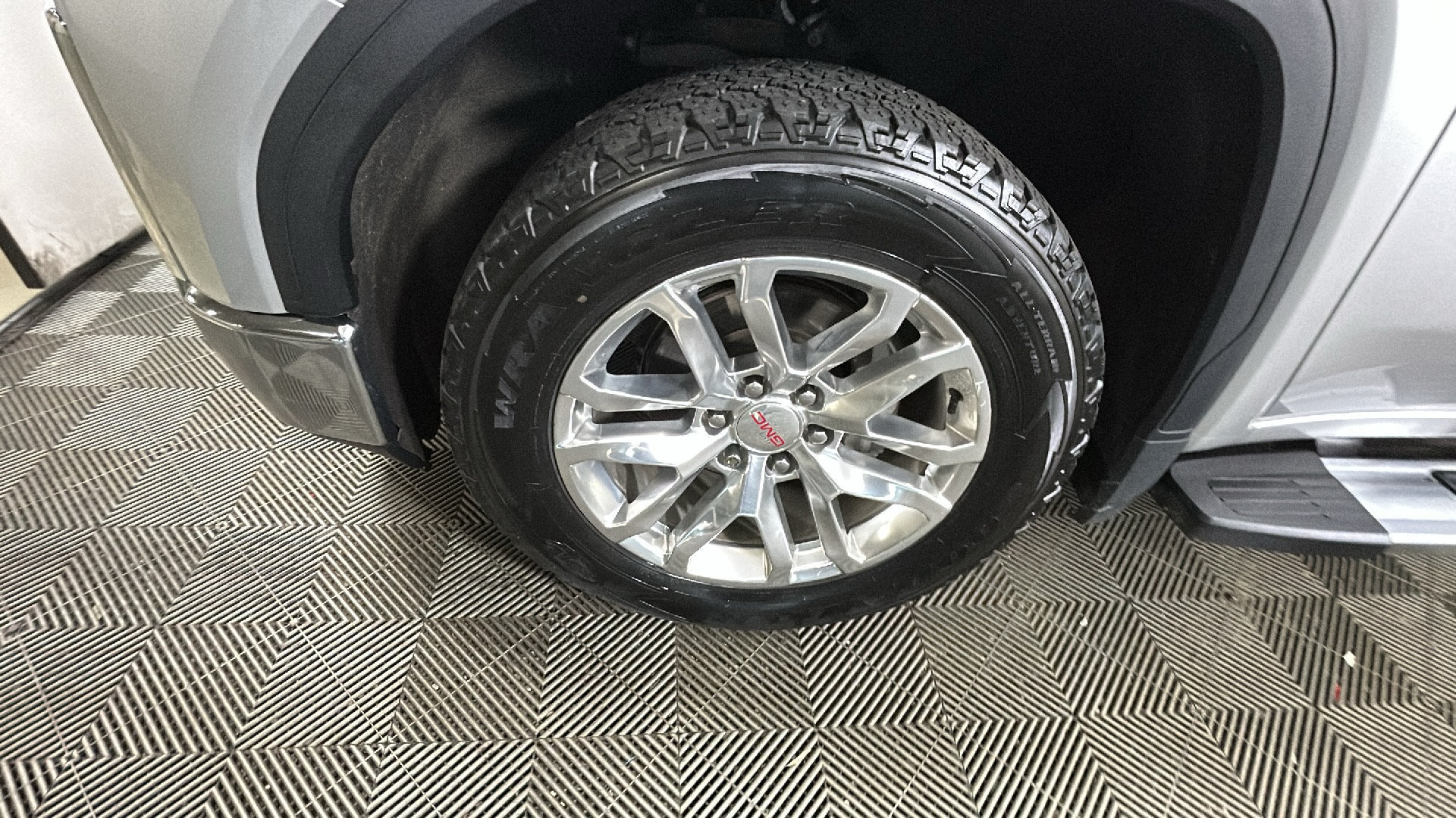 Used 2019 GMC Sierra 1500 SLT w/ SLT Premium Plus Package AWD/4WD image 11