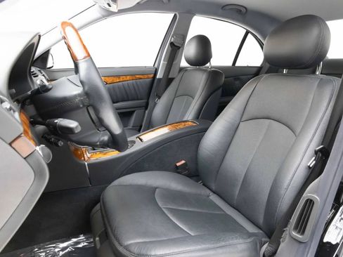 Used 2005 Mercedes-Benz E 500 Sedan image 8