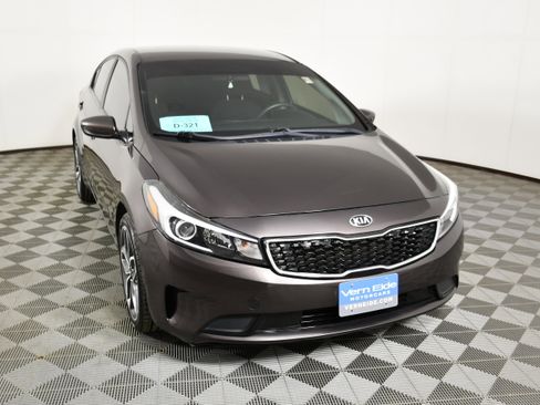 Used 2018 Kia Forte LX image 3
