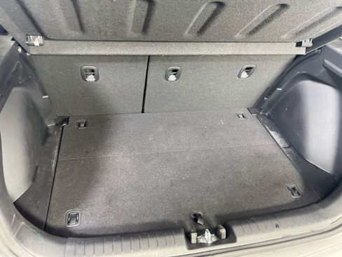 Used 2023 Hyundai Venue SEL FWD image 24