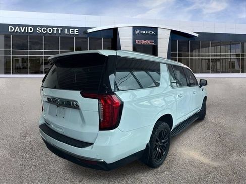 Used 2022 GMC Yukon XL SLT w/ SLT Luxury Package AWD/4WD image 7