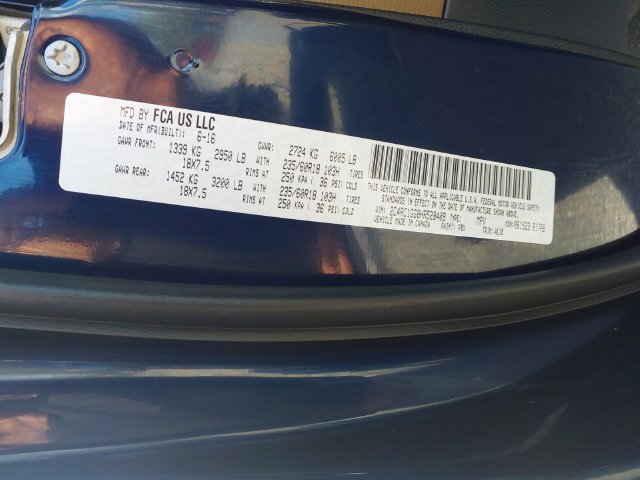 Used 2017 Chrysler Pacifica Limited w/ UConnect Theater Package FWD image 25