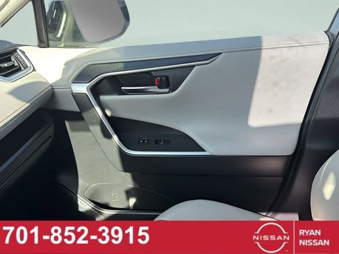 Used 2020 Toyota RAV4 Limited AWD/4WD image 23