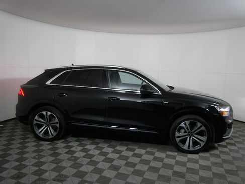 Used 2022 Audi Q8 Prestige image 2