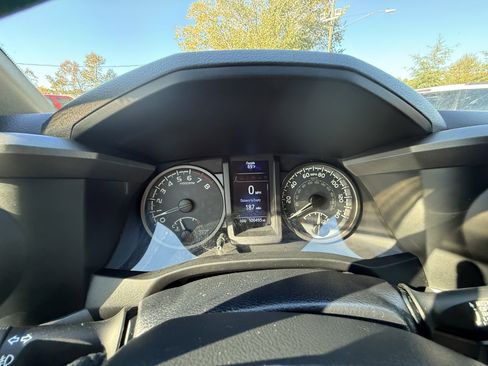 Used 2018 Toyota Tacoma TRD Off-Road image 22