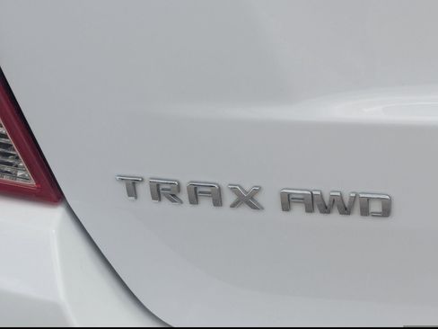 Used 2022 Chevrolet Trax LS w/ Tint and Cruise Package AWD/4WD image 13