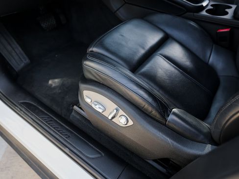 Certified 2023 Porsche Macan image 14