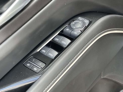 Used 2024 Cadillac Escalade ESV Sport Platinum w/ LPO, ONYX Package image 18