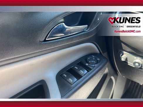 Used 2021 Chevrolet Equinox Premier AWD/4WD image 26