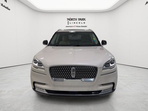 Used 2020 Lincoln Aviator Reserve w/ Equipment Group 202A AWD/4WD image 8