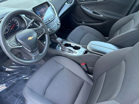 Used 2024 Chevrolet Malibu LT image 4