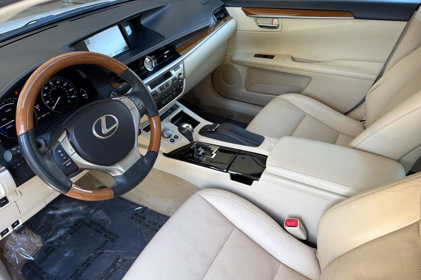 Used 2015 Lexus ES 300h w/ Navigation System Package FWD image 11