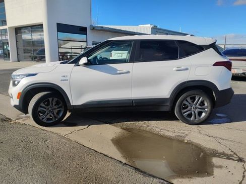 Used 2022 Kia Seltos LX image 2