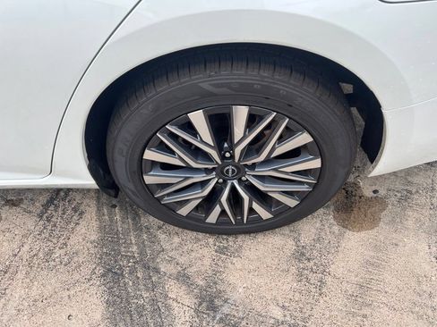 Used 2023 Nissan Altima 2.5 SV FWD image 8