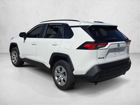 Used 2021 Toyota RAV4 LE FWD image 7