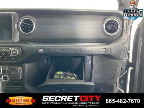 Used 2023 Jeep Wrangler Unlimited Rubicon 4xe w/ Cold Weather Group AWD/4WD image 32