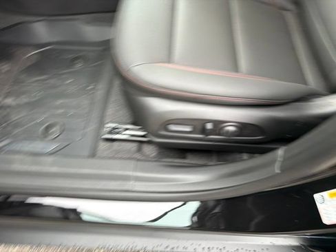 Used 2026 Chevrolet Trax RS w/ Sunroof Package FWD image 42