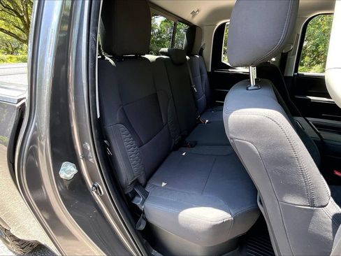 Used 2022 Toyota Tundra SR5 w/ SR5 Convenience Package AWD/4WD image 22