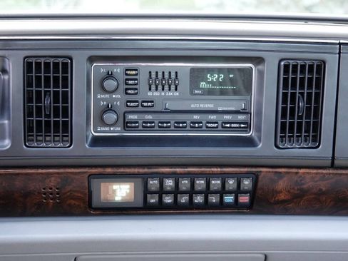 Used 1993 Buick Park Avenue Ultra FWD image 78