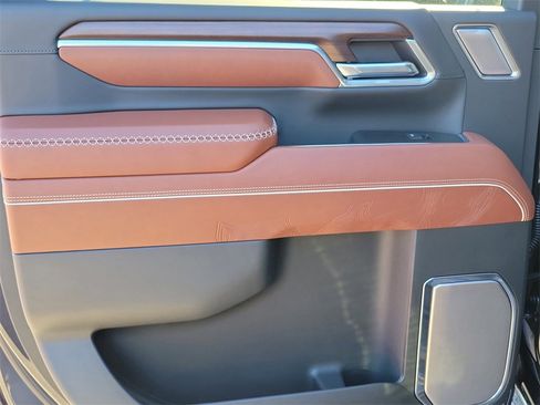 New 2026 GMC Sierra 2500 Denali Ultimate w/ Max Trailering Package image 11