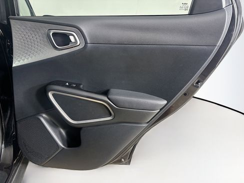 Used 2025 Kia Soul LX w/ LX Technology Package FWD image 28