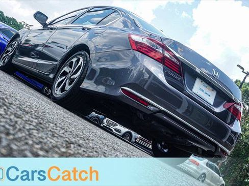 Used 2017 Honda Accord EX-L image 5