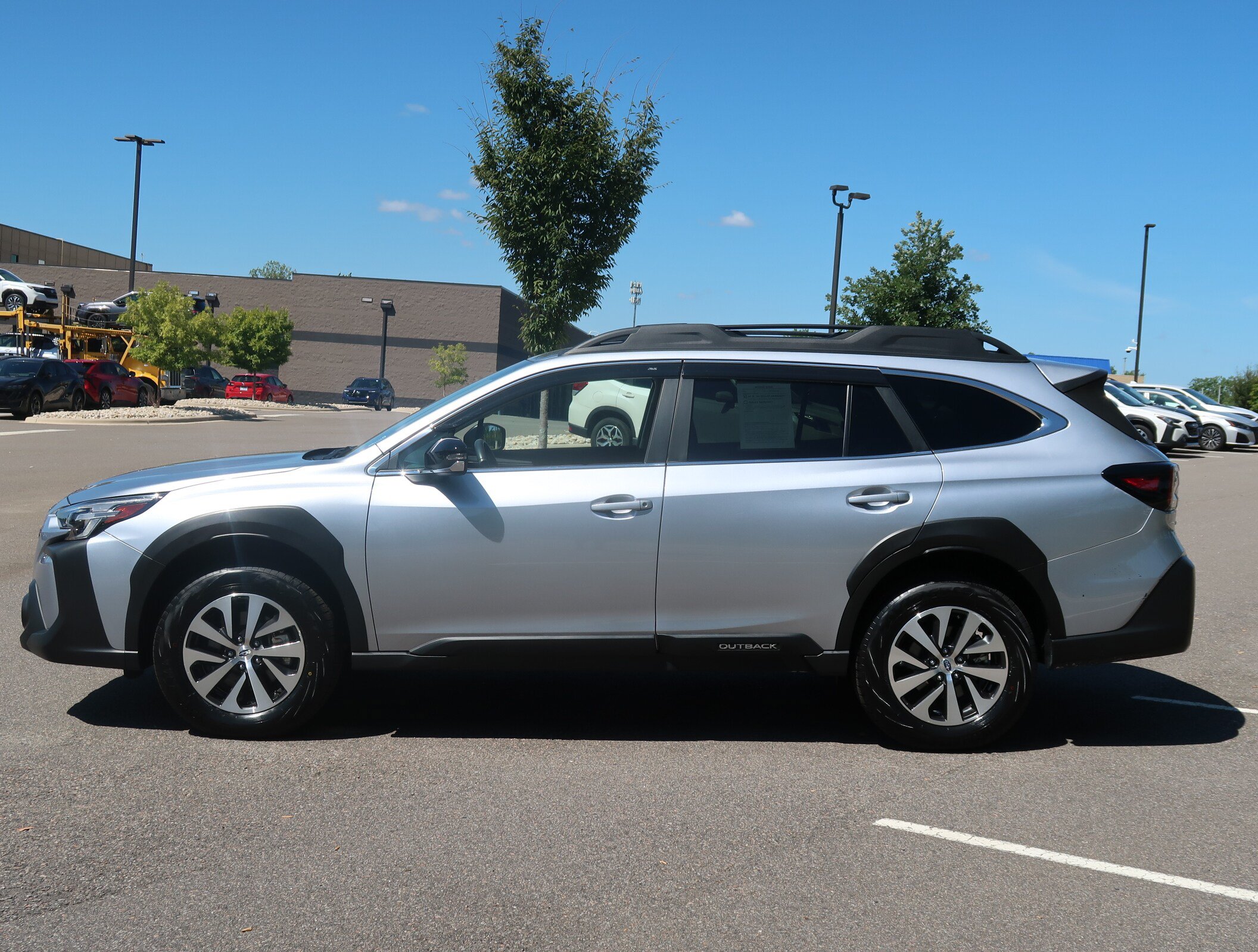 Used 2024 Subaru Outback Premium AWD/4WD image 5