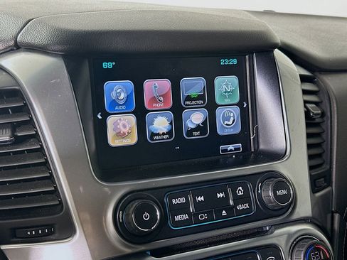 Used 2020 Chevrolet Suburban Premier image 13