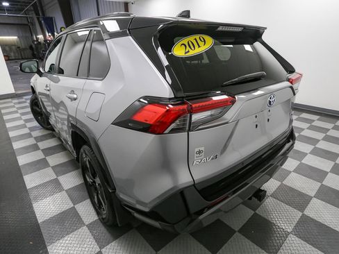 Used 2019 Toyota RAV4 XSE w/ Carpet Mat Package AWD/4WD image 9