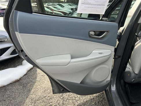 Used 2019 Hyundai Kona Limited w/ Cargo Package image 14