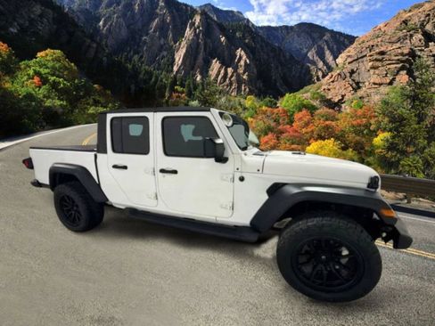 Used 2020 Jeep Gladiator Sport w/ Quick Order Package 24S AWD/4WD image 5