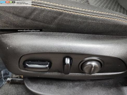 Used 2018 GMC Terrain SLE w/ Driver Convenience Package AWD/4WD image 13