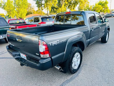 Used 2014 Toyota Tacoma 4x4 Double Cab w/ TRD Sport Package image 3